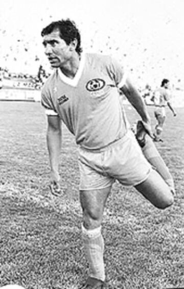 Armando Alarcón jugó 13 años en Cobreloa, donde consiguió cinco títulos nacionales y disputó dos finales de Copa Libertadores.