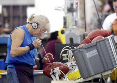 Super Bowl: cosiendo 'pigskins'
