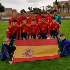 España remonta ante Japón en su debut en la SportChain