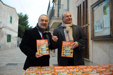 Alfredo Relaño y Miguel Vidal en la presentación del libro del reportero "Una vida de entrevistas". 