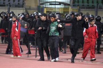 El 1 de febrero de 2012, en Puerto Said (Egipto), se disputaba la final de la Liga que enfrentaba a Al-Masri y al Al-Ahly. Con el partido ya finalizado, los hinchas del equipo local ingresaron en el terreno de juego para perseguir a aficionados y a jugadores del Al-Ahly para agredirlos tanto con piedras como con cuchillos. Más allá de las connotaciones políticas que envolvían a ambos equipos, éstos altercados terminaron con la cifra de 74 muertos y cerca de mil heridos.