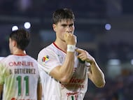 Armando Gonzalez celebrates his goal 0-2 of Guadalajara during the 5th round match between Mazatlan FC and Guadalajara as part of the Liga BBVA MX, Torneo Clausura 2026 at El Encanto Stadium, on February 06, 2026 in Mazatlan, Sinaloa, Mexico.