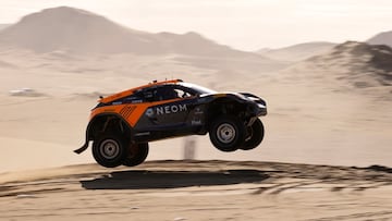 FEBRUARY 17: Cristina Gutierrez (ESP) / Mattias Ekstrom (SWE), NEOM McLaren Extreme E during the Saudi Arabia on February 17, 2024. (Photo by Andrew Ferraro / LAT Images)