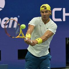Nadal entrena con honores