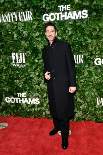 Adrien Brody posa en la alfombra roja de los de los Gotham Awards 2024 celebrados en el Cipriani Wall Street de Nueva York.