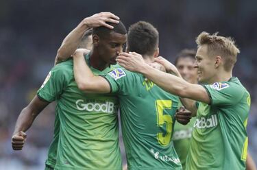 Ødegaard and Isak combine to put Real Sociedad among the leading pack