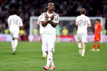 4-1. Vinicius celebra el tanto.