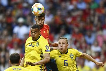 Iñigo Martínez, Robin Quaison y Ludwig Augustinsson.