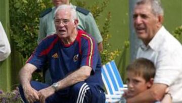 <B>EL PÚBLICO. </B>El seleccionador considera que un equipo como la selección necesita la grada llena.