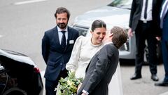 El alcalde de Madrid, José Luis Martínez-Almeida, y la sobrina segunda del Rey Felipe VI, Teresa Urquijo, salen de su boda en la parroquia San Francisco de Borja, a 6 de abril de 2024, en Madrid (España). José Luis Martínez-Almeida y Teresa Urquijo se han casado hoy en la iglesia jesuita San Francisco de Borja, situada en la calle Serrano, en el barrio Salamanca de Madrid. Finalizado el acto, los recién casados, junto a los 500 invitados, se han trasladado hasta el término municipal de Colmenar Viejo, donde tiene lugar el convite en la finca ‘El Canto de La Cruz’, propiedad de los abuelos maternos de la novia.
06 ABRIL 2024;BODA;MATRIMONIO;ENLACE;ALCALDE;IGLESIA
A. Pérez Meca / Europa Press
06/04/2024