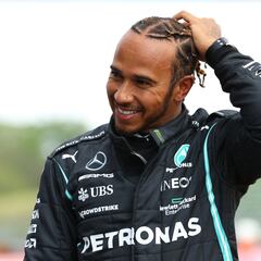 Lewis Hamilton rompe en silencio tras firmar con Ferrari
