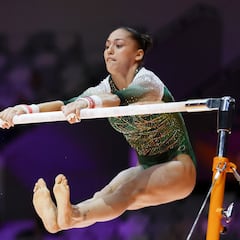 Kaylia Nemour, en asimétricas, logra la nota más alta de los Mundiales