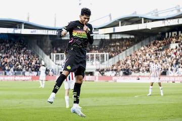 PSV's US forward #14 Ricardo Pepi celebrates scoring PSV's second goal during the Dutch Eredivisie match between Willem II and PSV Eindhoven at the Koning Willem II Stadium, in Tilburg, on September 28, 2024. (Photo by MAURICE VAN STEEN / ANP / AFP) / Netherlands OUT