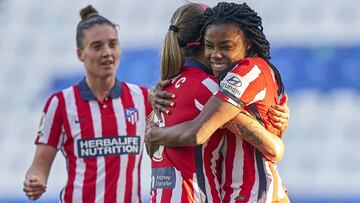 Ludmila celebra un gol junto a Deyna Castellanos durante el Depor-Atleti en Riazor. 