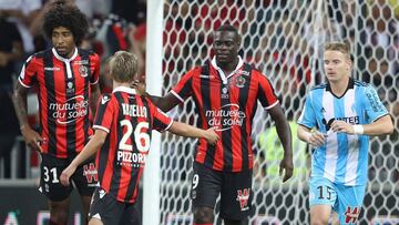 Balotelli debuta con doblete