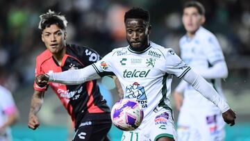 John Mendoza of Leon during the 13th round match between Leon and Atlas as part of the Liga BBVA MX, Torneo Apertura 2024 at You Camp -Leon- Stadium on October 23, 2024 in Leon, Guanajuato, Mexico.