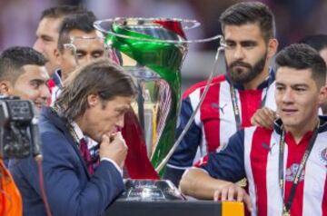 Guadalajara venció en penales a Morelia en una noche llena de magia en el estadio Chivas. ¡Aquí tienes las fotos para el recuerdo!