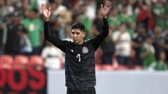 Edson &Aacute;lvarez jugando en el partido entre M&eacute;xico y Canad&aacute; en Copa Oro.