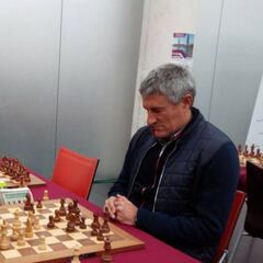 'Saque de honor' de Setién en el Open de Ajedrez de Sevilla