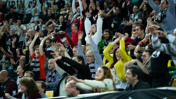 Afición del Bilbao Basket en Miribilla