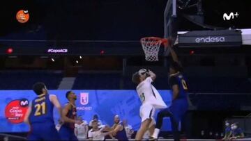 Clamor tras la falta no pitada al Barça: "La mierda de siempre..."