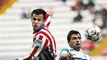 <B>MARCÓ AL FIN</B>. Bilic, cuya titularidad en el Sporting llegó a estar en entredicho para este partido, metió un golazo de perfecta volea.