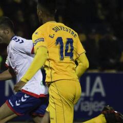 Un problema más para Antonio Iriondo: Verza, lesionado