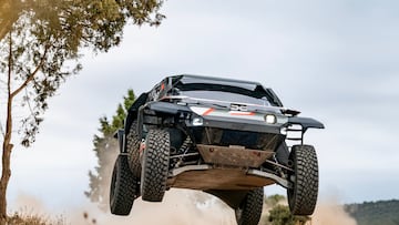 Nasser Al Attiyah con el Dacia del Dakar durante la Baja Aragón.