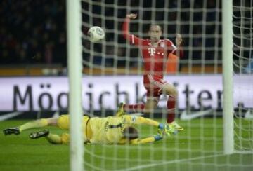 1-3. Ribery marca el tercer gol.