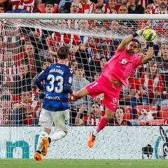 Claudio Bravo sigue en la élite: sólo es superado por Ter Stegen