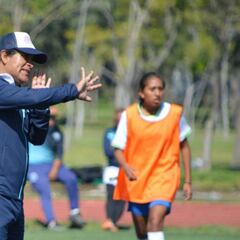 Rogelio Martínez deja de ser entrenador de Puebla femenil