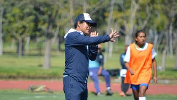 El equipo poblano, a través de un comunicado, dio a conocer la noticia de que Rogelio Martínez deja de ser el entrenador de Puebla luego de que dirigiera el equipo durante una temporada.