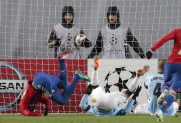 El descuento de Doumbia, que inició la debacle de Manchester City.