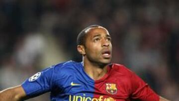 <b>INMENSO. </b>Thierry Henry celebró dos veces con los aficionados la consecución de los goles ante el Olympique de Lyon en el Camp Nou.