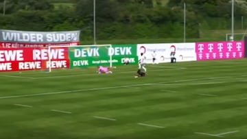 Vigouroux debutó en su nuevo club y dejó esta atajada memorable: ¡tremendo!