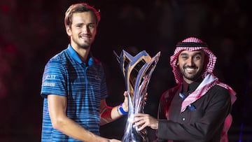 Medvedev gana la pol¨¦mica Diriyah Cup y no va a Abu Dabi