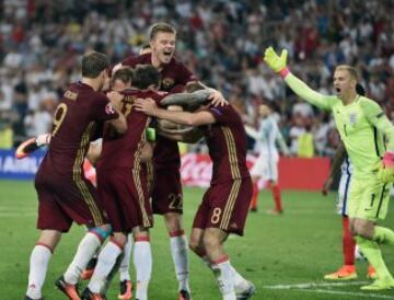 Los jugadores de Rusia celebrando el gol 1-1 frente a Inglaterra