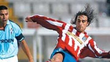 <b>MAGISTRAL.</b> Lequi, que sabe quitarse del agarrón de Milosevic, fue decisivo en el empate rojiblanco con un golazo a la altura de los grandes.