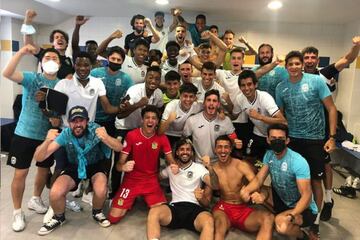 Los jugadores del Fuenlabrada Promesas, celebrando la victoria ante Las Rozas.