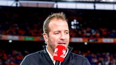 La peculiar vida de Van der Vaart, el ex de Madrid y Betis: “Pasa del lujo, no tiene coche, ni email...”