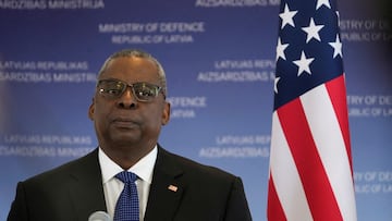 FILE PHOTO: U.S. Defense Secretary Lloyd Austin at a news conference in Riga, Latvia on August 10, 2022. REUTERS/Ints Kalnins/File Photo