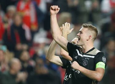 Van Dijk delighted to recommend De Ligt - if Liverpool ask