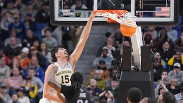 Mate de Aday Mara durante el partido de primera ronda contra Howard Bison.