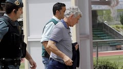 Las imágenes del registro en la sede de la RFEF en Las Rozas