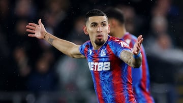 Soccer Football - Premier League - Crystal Palace v Everton - Selhurst Park, London, Britain - February 15, 2025 Crystal Palace's Daniel Munoz reacts after Crystal Palace's Jefferson Lerma's goal was disallowed Action Images via Reuters/Isabel Infantes EDITORIAL USE ONLY. NO USE WITH UNAUTHORIZED AUDIO, VIDEO, DATA, FIXTURE LISTS, CLUB/LEAGUE LOGOS OR 'LIVE' SERVICES. ONLINE IN-MATCH USE LIMITED TO 120 IMAGES, NO VIDEO EMULATION. NO USE IN BETTING, GAMES OR SINGLE CLUB/LEAGUE/PLAYER PUBLICATIONS. PLEASE CONTACT YOUR ACCOUNT REPRESENTATIVE FOR FURTHER DETAILS..