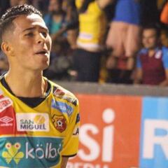 El tico Gerson Torres llegó a México para firmar con América