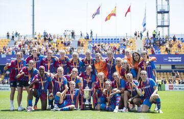 El Barcelona Femenino ha goleado 6-1 al Sporting de Huelva para proclamarse campeonas de la Copa de la Reina por novena vez.
