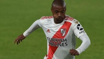 El uruguayo fue el último en sumarse a la burbuja y arrastra una molestia muscular que podría marginarlo del partido del próximo miércoles en el Monumental.