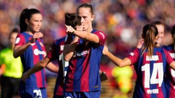 Caroline Graham Hansen celebra su gol que supuso el 2-0 frente al Real Madrid en el Estadio Olímpico Lluís Companys. 