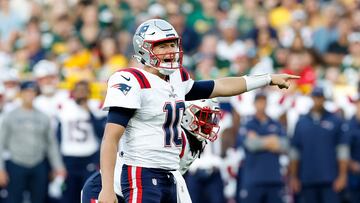 GREEN BAY, WISCONSIN - AUGUST 19: Mac Jones #10 of the New England Patriots calls out a play during the first half against the Green Bay Packers during a preseason game at Lambeau Field on August 19, 2023 in Green Bay, Wisconsin.   John Fisher/Getty Images/AFP (Photo by John Fisher / GETTY IMAGES NORTH AMERICA / Getty Images via AFP)